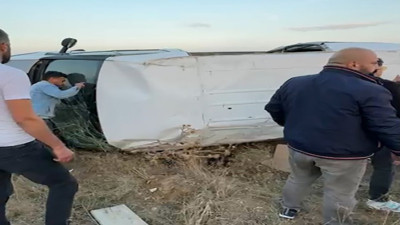 Niğde’de tarım işçilerini taşıyan minibüs devrildi: 15 kişi yaralandı