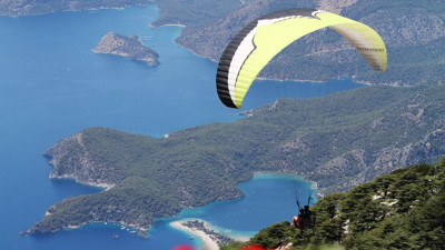 Kelebekler Vadisi'nde kayalıklara düşen paraşüt pilotu hayatını kaybetti