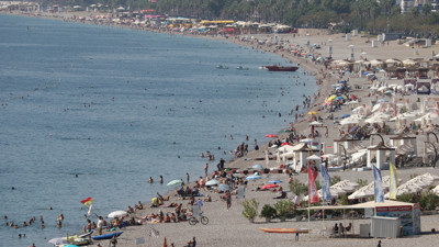 Antalya'da ekimin son haftasında deniz keyfi