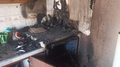 Çamaşır makinası arıza yapınca mutfağı yaktı