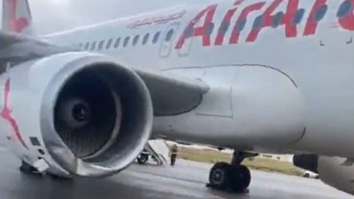 Fas uçağı inişte büyük tehlike atlattı. Motor piste sürttü
