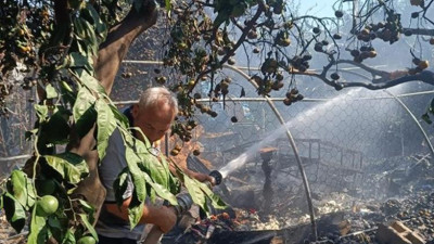 Çadır yanarak kullanılamaz hale geldi