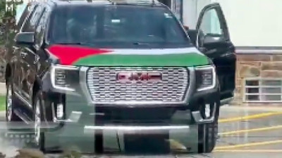 Sosyal medya ikiye bölündü: Jason Statham mı değil mi?