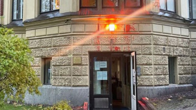 Türk büyükelçiliğine sis bombalı saldırı