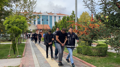 Isparta’da pos tefeciliği yapan 2 şahıs tutuklandı