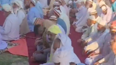 Pakistan'da toplu zikir...