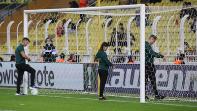 Fenerbahçe Ludogorets maçında ilk golü hakemler attı!