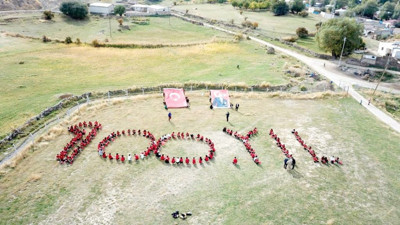 Ağrı Dağı eteğinde öğrenciler vücutlarıyla 100’üncü yıl koreografisi oluşturdu
