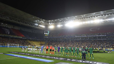 Rahmi Koç'tan Fenerbahçe'ye tam destek Okul Açık'tan maç izledi!