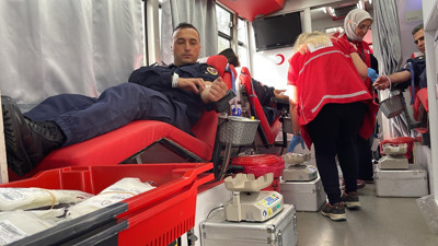 Jandarmadan Kızılay'a '100'üncü yıl' kan bağışı