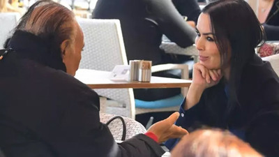 Eski eşler 14 yıl sonra bir araya geldi. Olaylı bir şekilde boşanmışlardı