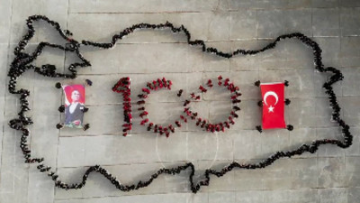 Bolulu öğrencilerden 100. yıl koreografisi...