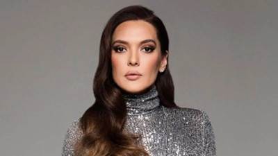 Demet Akalın köprülere Türk Bayrağı asılmadığını görünce isyan etti. "Kendim asacağım artık"