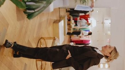 Hadise Atatürk'ün en sevdiği kıyafetleri tasarlattı. 29 Ekim konserine özel tarz