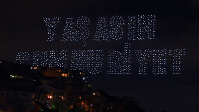 İstanbul Boğazı'nda 2023 drone ile 100. yıl gösterisi. Dronelar Cumhuriyet için havalandı