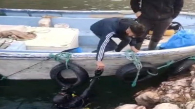 Baraj gölüne telefonu düşen vatandaş bakın ne yaptı