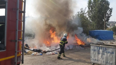 Hatay'da sanayi sitesinde çöp yangını