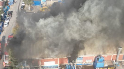 Plastik fabrikasında kimyasal tank patladı: 3 yaralı