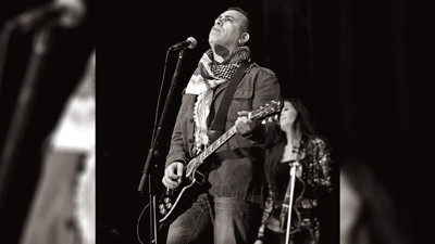 Haluk Levent Gazze’de yaşanan insanlık felaketini Nazım Hikmet’in dizeleriyle anlattı ‘Büyümez ölü çocuklar’