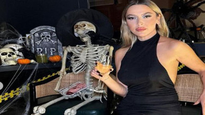 Hadise'den iskeletli paylaşım "Başımdan geçenleri anlatıyordum"