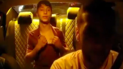 Taksiye bindi, taksiciden bira parası istedi