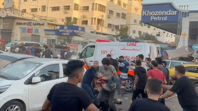 İsrail ambulans konvoyunu vurdu. 13 kişi hayatını kaybetti