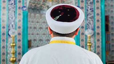 Diyanet’in vaizi okulda Atatürk’e hakaret etti. Diyanet ile Milli Eğitim’in ortak projesi kapsamında derslere giriyor