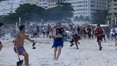 Final maçı öncesi rakip taraftarlara pusu kurdular. Ortalık savaş alanına döndü. Polis ateş açtı