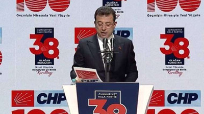 CHP kurultayında sık sık sloganlar atılınca İmamoğlu müdahale etmek zorunda kaldı