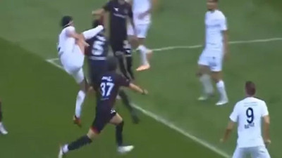 Adam öldürmeye teşebbüse sarı kart! Tüm Türkiye bu pozisyonu konuşuyor