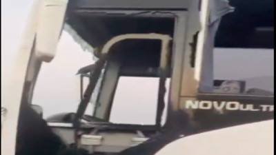 İncirlik Üssü'nde İsrail'i protesto edenlerin saldırısına uğrayan Türk polislerinin aracı