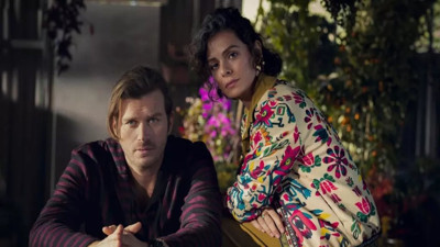 Kıvanç Tatlıtuğ mutfaktaki hünerini gösterdi. Özge Özpirinçci o anı paylaştı