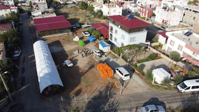 Koca mahallede fabrikaya dönüştü 1000 kadın aynı işi yapıyor. 5 kilodan 1 kilo çıkıyor kansere meydan okuyor