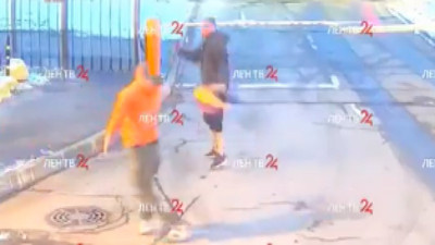 Flörtünden evlilik teklifi alırken diğer flörtüne yakalanan kadın