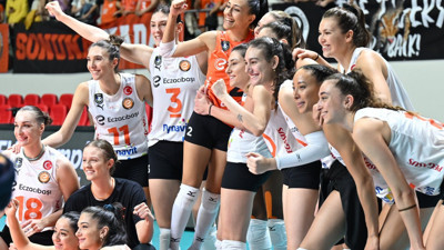 Eczacıbaşı ezdi geçti. Macarlar direnemedi