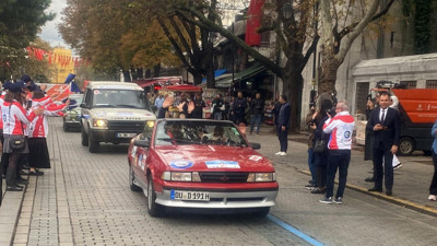 Sultanahmet Meydanı’nda 17’nci Doğu-Batı Dostluk Rallisi