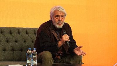 Uğur Yücel bir dönem neden oyunculuğu bıraktığını açıkladı. ”İlk defa ağladım”