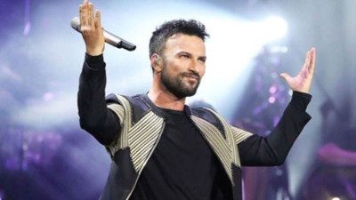 Tarkan 100. yıl marşını 10 Kasım için okudu