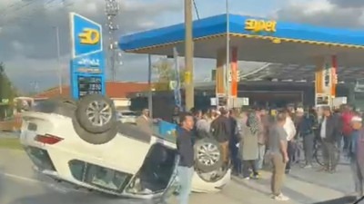 Kütahya'da iki otomobil çarpıştı: 2 yaralı (10 Kasım 2023)