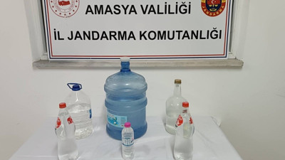 Merzifon’da bir evde 22 litre sahte içki ele geçirildi