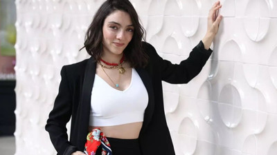 Merve Dizdar’dan meslektaşlarına sert eleştiri. “Bunu yapan ihanet etmiş olur”