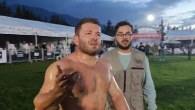 Başpehlivan İsmail Balaban güreşten çekildi, ortalık karıştı: Seyirciyle tartıştı, muhabire görüntü sildirdi