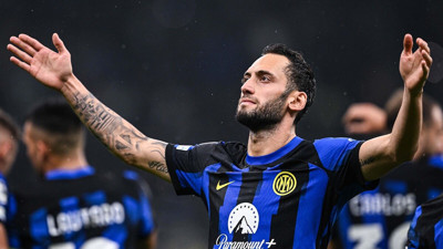 Hakan Çalhanoğlu İtalya'nın tarihine geçti, efsaneyi geride bıraktı