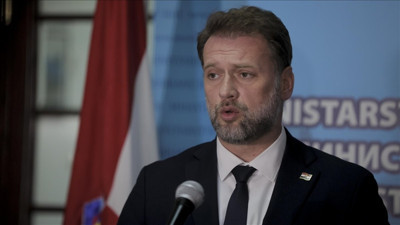 Ağır yaralanan savunma bakanı görevden alındı