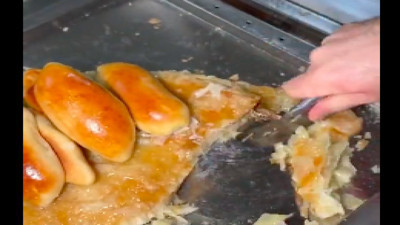 İzlerken kalp damarlarınız tıkanacak! Börekli poğaça...