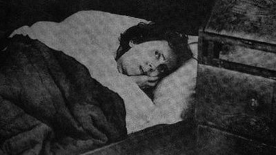 14 yaşında uyuyup tam 32 yıl boyunca uyanmayan kızın acayip öyküsü