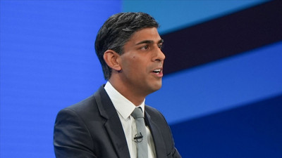 Sunak: Göçmen teknelerini durdurmak için ne gerekiyorsa yapacağız