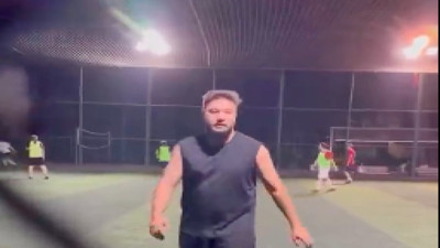 Halı saha maçında "acil gel" diyerek eşini kenara çağırım "hamileyim" dedi. Sonrasında olanlar gündem oldu