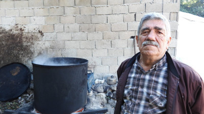 Köylü ormandan bedavaya toplayıp litresini 200 TL'ye satıyor. Eklem ağrılarını bıçak gibi kesiyor