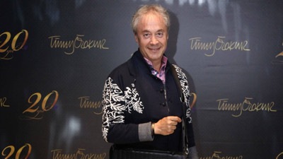 Türk Bayraklı tabutunun üstüne Fenerbahçe forması örtüldü. Metin Uca'nın vasiyeti yakılıp küllerinin Boğaziçi Köprüsü'nde atılmasıydı.